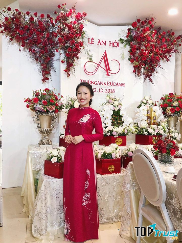 Lecia Bridal sở hữu chiếc áo dài cưới được thiết kế tinh tế