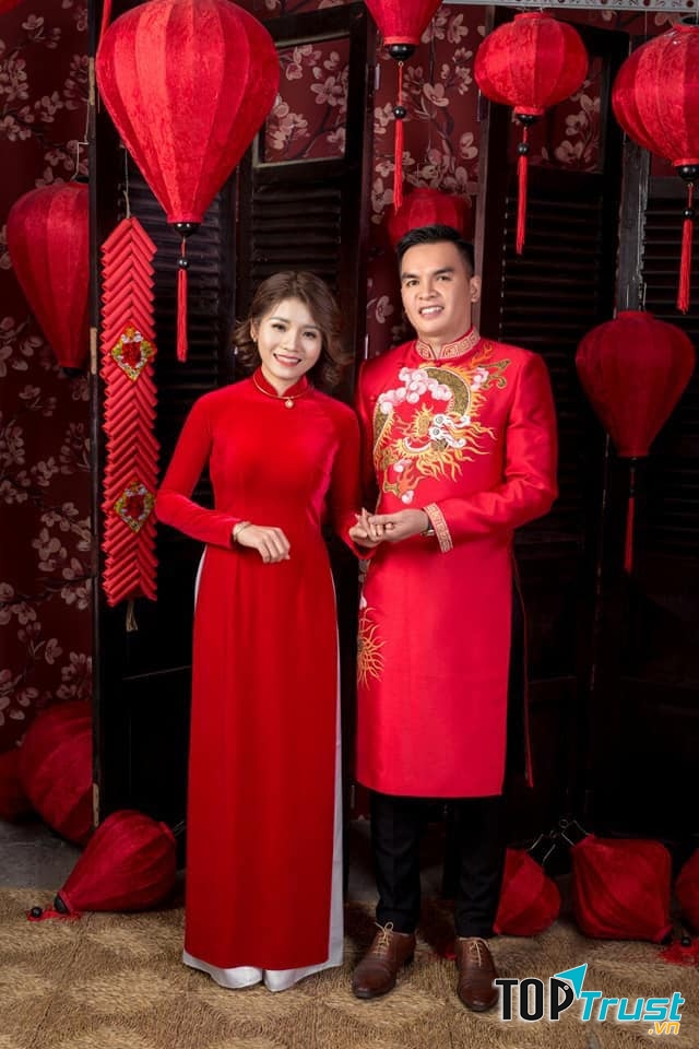 Áo dài Minh Nguyệt mang lại cho thời trang Việt một cái nhìn nghệ thuật