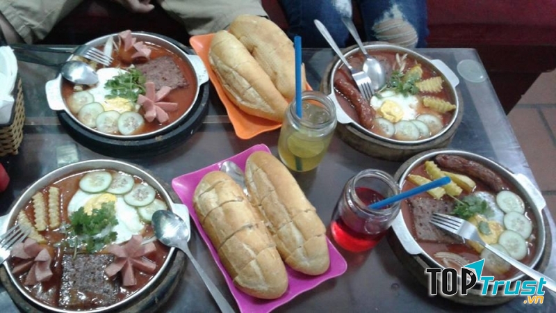 Hình ảnh bánh mì chảo Nông Nghiệp chỗ đường Vành đai.