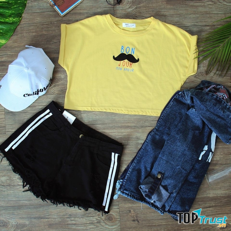 Quần áo và phụ kiện cực phong cách tại Toto Shop