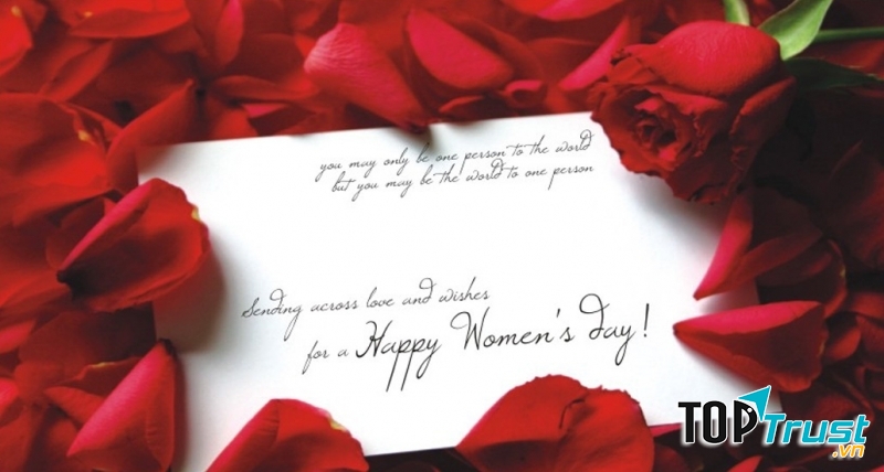 Mẹ là tia nắng ấm soi sáng cuộc đời con