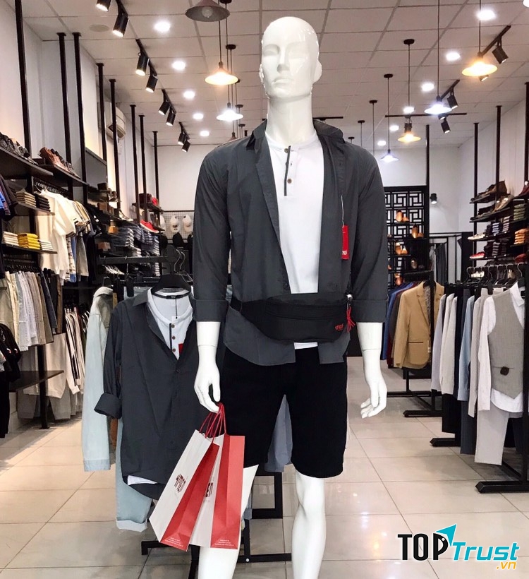 Đội ngũ nhân viên nhiệt tình và có guu thẩm mỹ tốt sẽ giúp bạn chọn được những set đồ như ý.