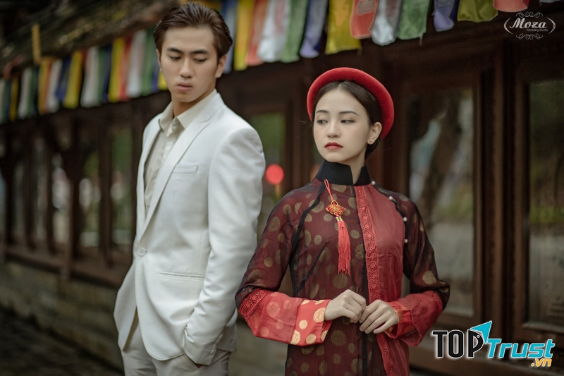 Moza Wedding với tà áo dài tinh tế, thanh lịch