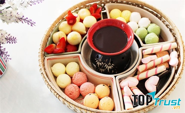 Lẩu kem - món ăn không thể bỏ qua khi đến với quán