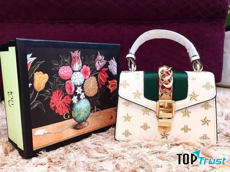 Shop luôn cập nhật những mẫu mã siêu hot