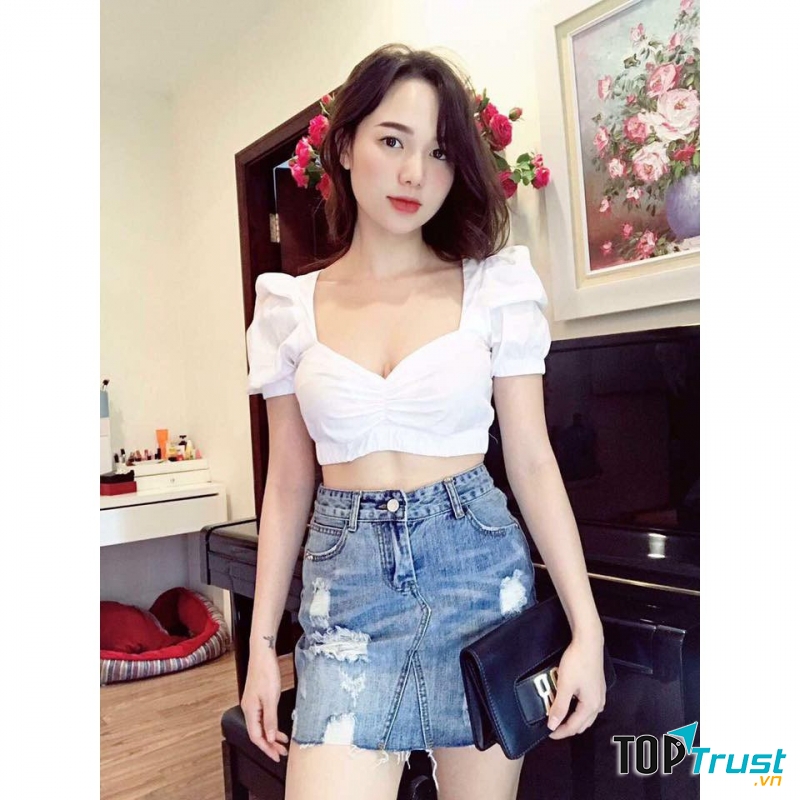 Áo crop-top nữ tính