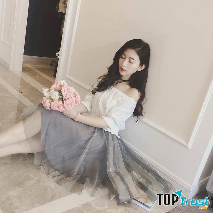 Váy liền trễ vai của Talaca