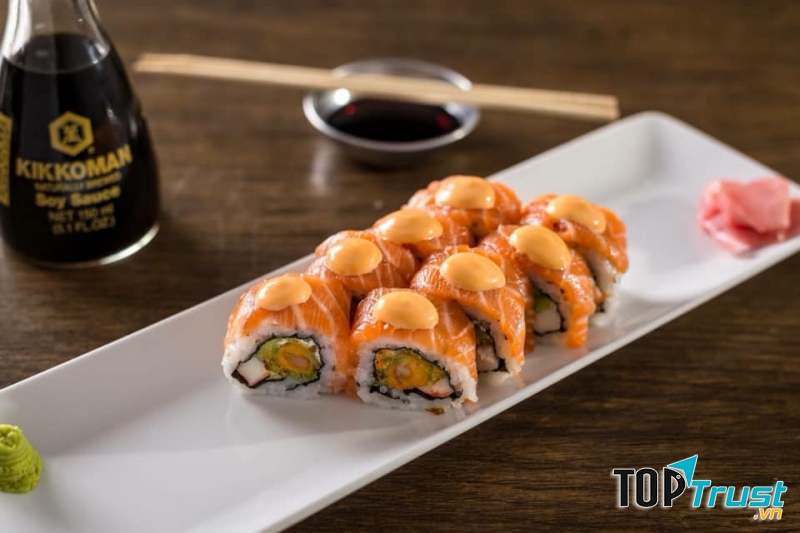 Ngoài cơm bento thì sushi tại Ảrigato rất được ưa chuộng