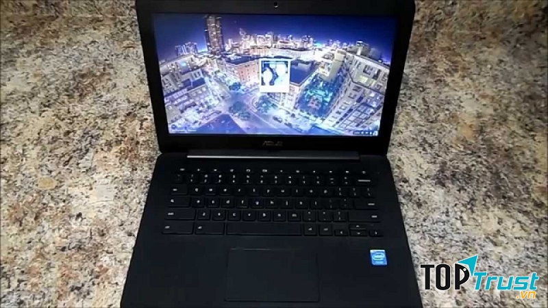 ASUS Chromebook 13