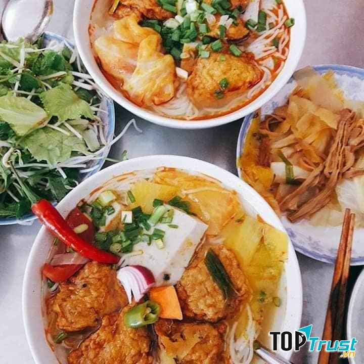 Bún riêu cua Bà Ba