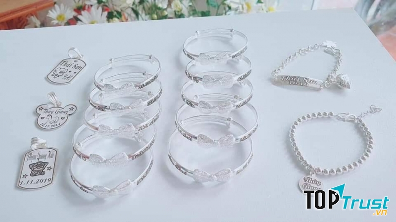 Những mẫu bạc cho bé