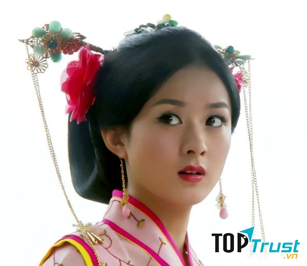 Bách Hợp ( phim Cung tỏa châu liêm )