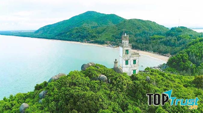 Biển Thạch Hải vẫn còn giữ được vẻ đẹp hoàn hảo mà thiên nhiên ban tặng