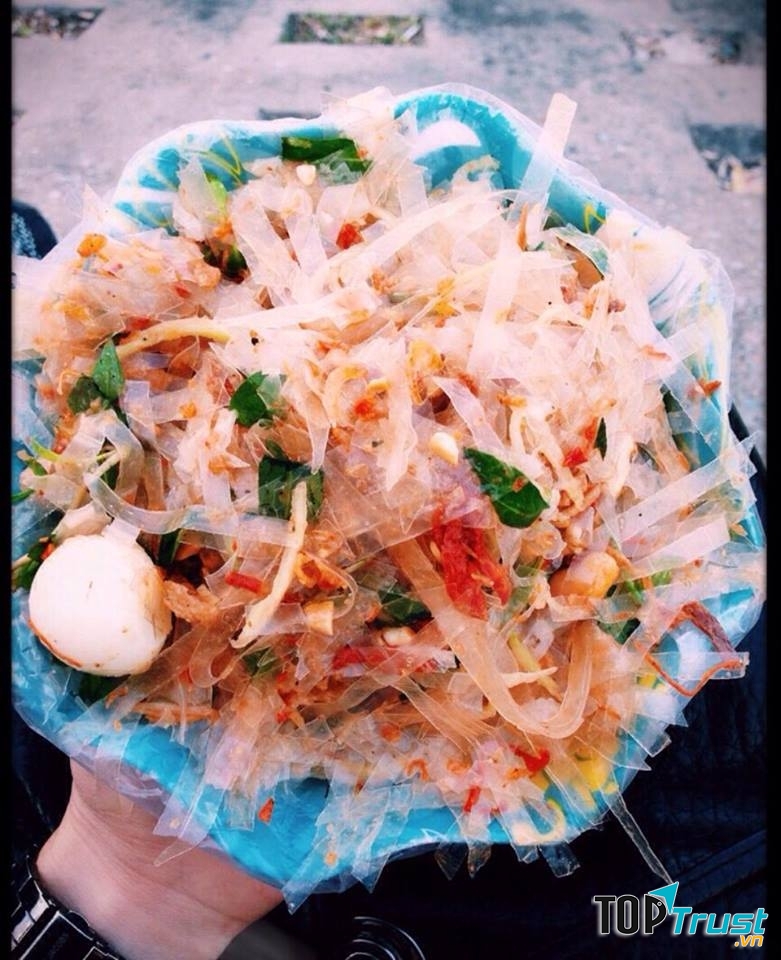 Bánh tráng trộn ngon đúng điệu Sài Gòn