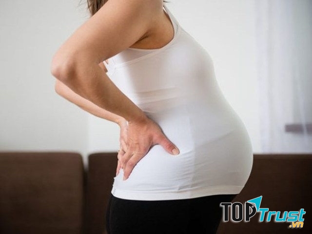 Đau lưng là ám ảnh của hầu hết bà bầu