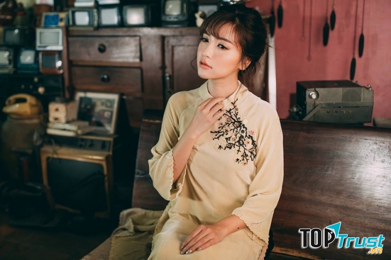 Ca sĩ Bích Phương