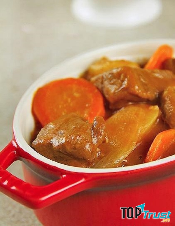 Bò hầm rượu vang phong cách châu Âu