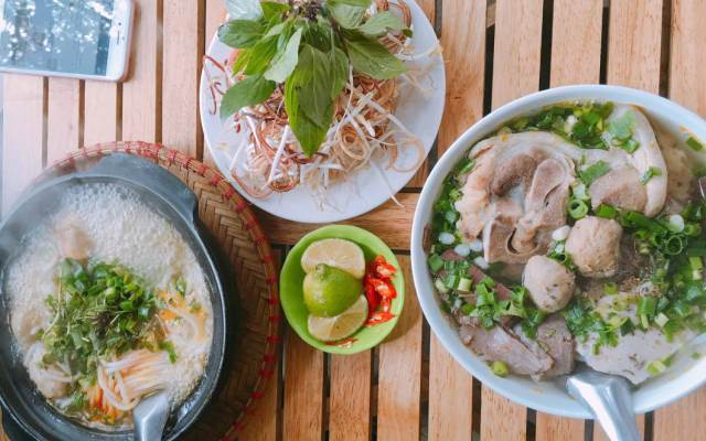 Bún ngon tại quán