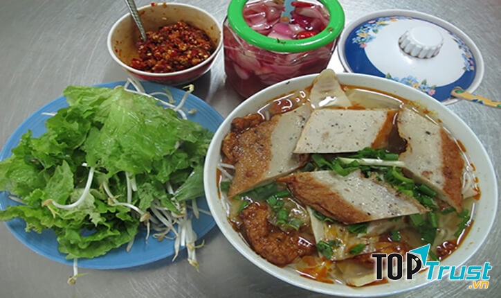 Bún chả cá Bà Hoa