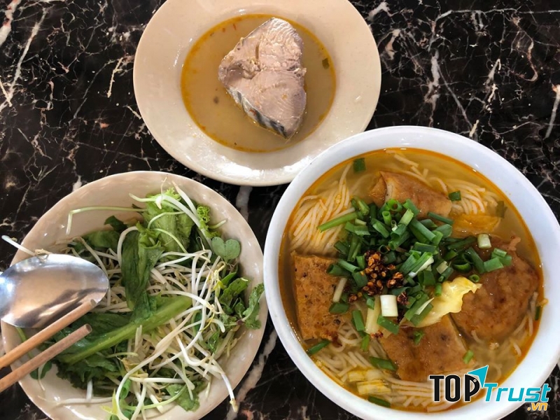 Bún chả cá bà Phiến