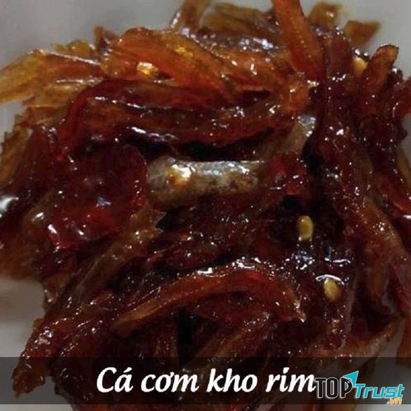 Cá cơm kho rim.