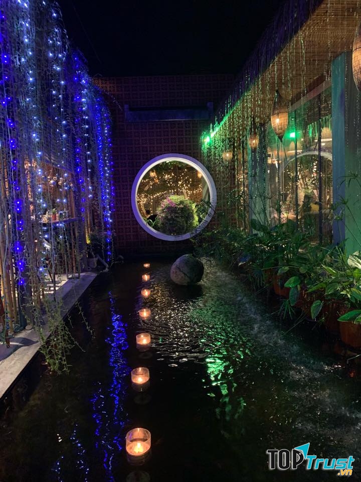 Quán Cafe sữa đá lung linh vào ban đêm