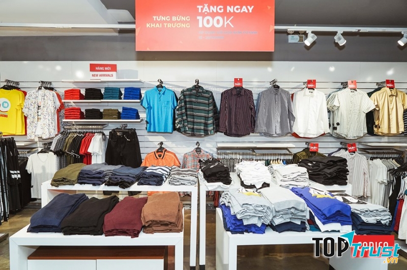 Tại Canifa, mỗi khách hàng đều có thể tìm thấy những sản phẩm phù hợp, không chỉ cho mình mà còn cho cả người thân và bạn bè