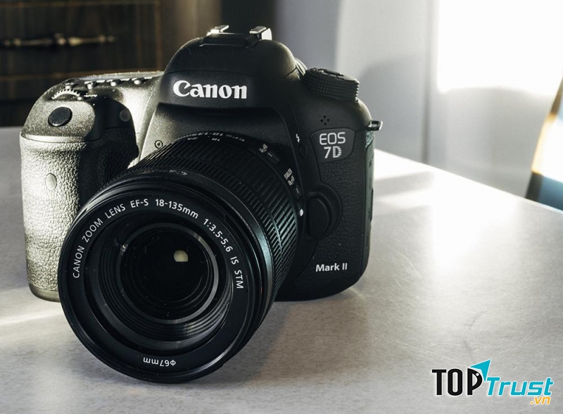 Canon EOS 7D Mark II