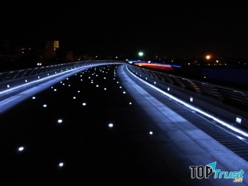 Cầu Ánh Sao là điểm đến ưa thích của các cặp đôi trong ngày Valentine