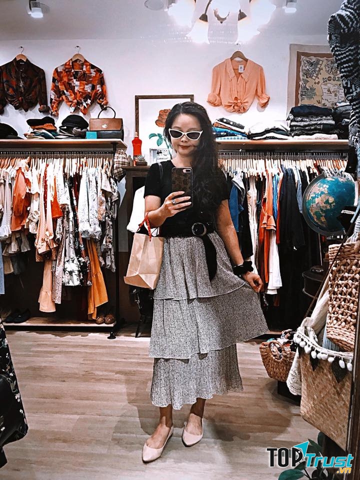 Chăn Con Công – Vintage Store là cửa hàng đồ cũ theo đuổi phong cách vintage chic