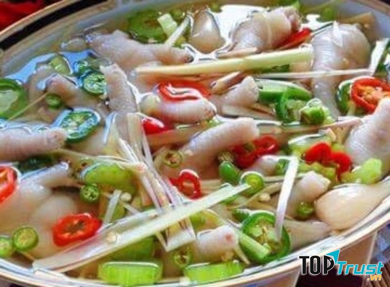 Món chân gà ngâm dấm