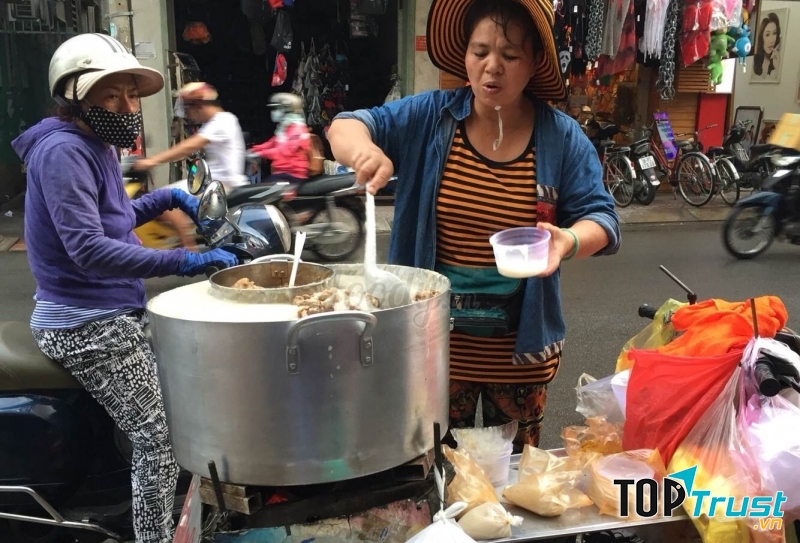 Cháo sườn ông Tạ