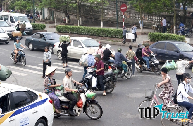 Vì lối suy nghĩ “chỉ chạy ngược chiều một đoạn cho ngắn” mà nhiều vụ tai nạn thương tâm đã xảy ra.