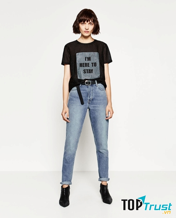 Chiếc áo phông đơn giản nhưng vô cùng cá tính này đã giữ vị trí best seller trên thế giới suốt thời gian qua