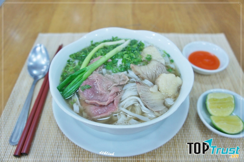 Phở bò tại quán
