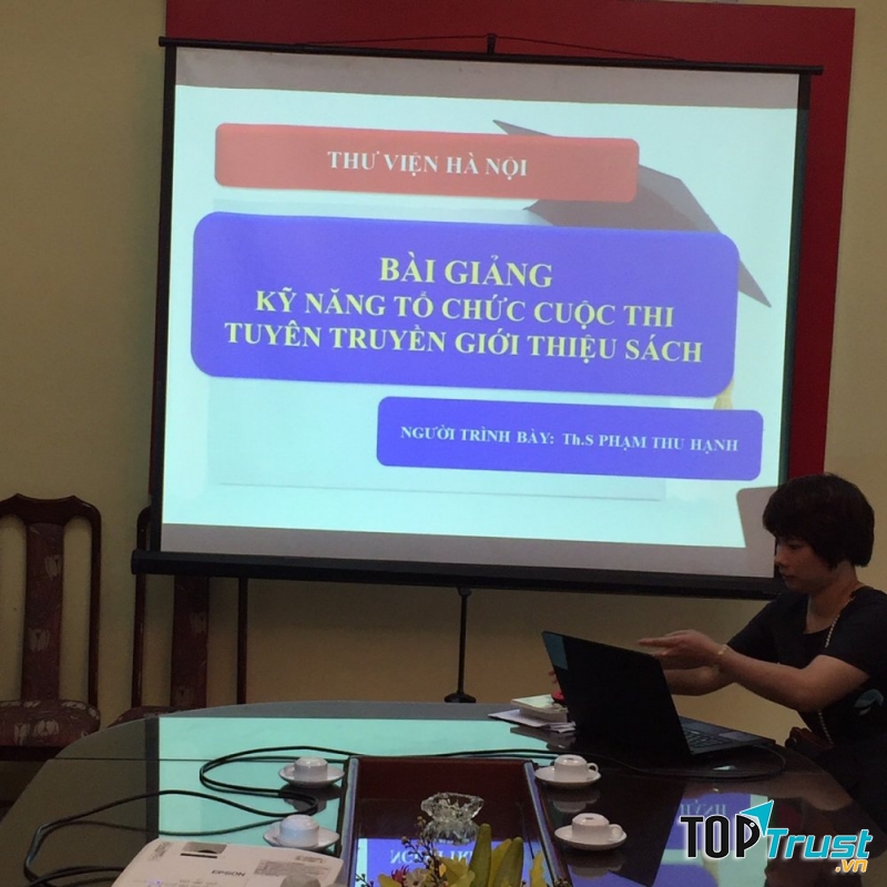 Máy chiếu, màn chiếu có độ nét và chất lượng hình ảnh cao