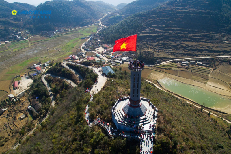 Cột cờ Lũng Cú nhìn từ trên cao