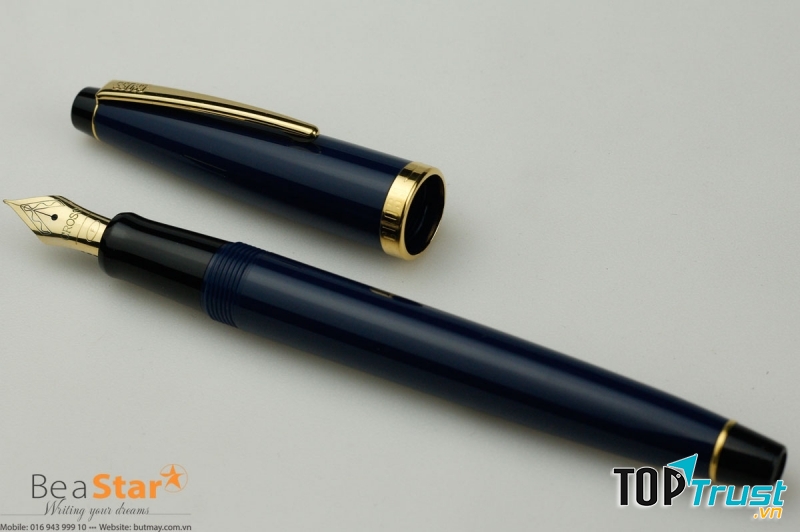 Bút máy của hãng Cross