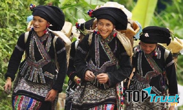 Trang phục của người Ơ Đu