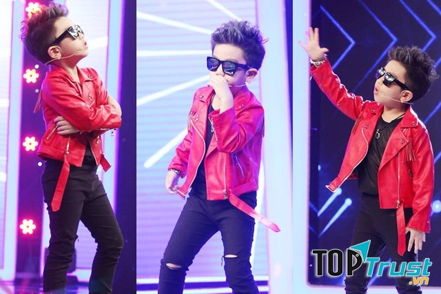 Đăng Bách đầy tự tin trên sân khấu Biệt tài tí hon