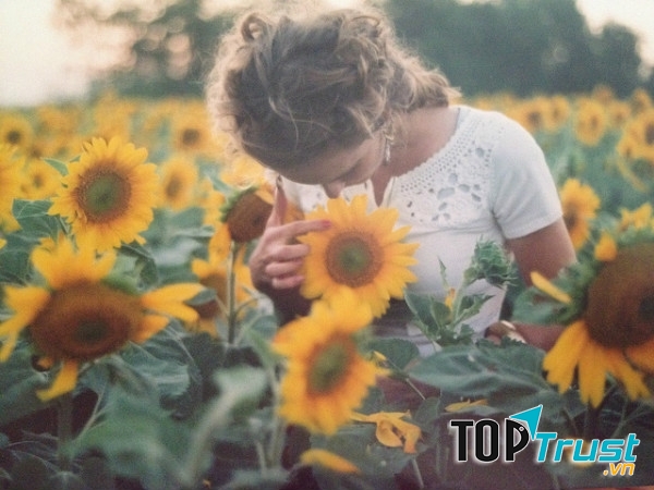 Đặt nặng vấn đề phải có người yêu