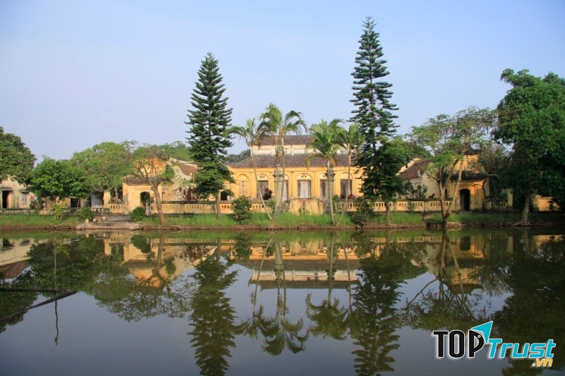 Toàn cảnh Đền Xuân Hy