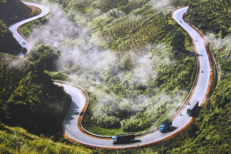 Mã Pí Lèng từ trên cao nhìn xuống