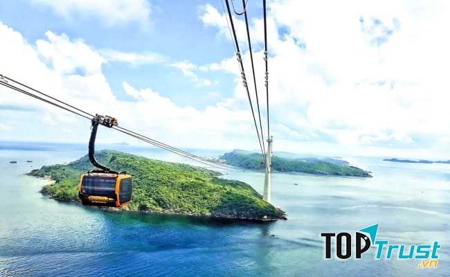 Đi Cáp Treo Vượt Biển Dài Nhất Thế Giới