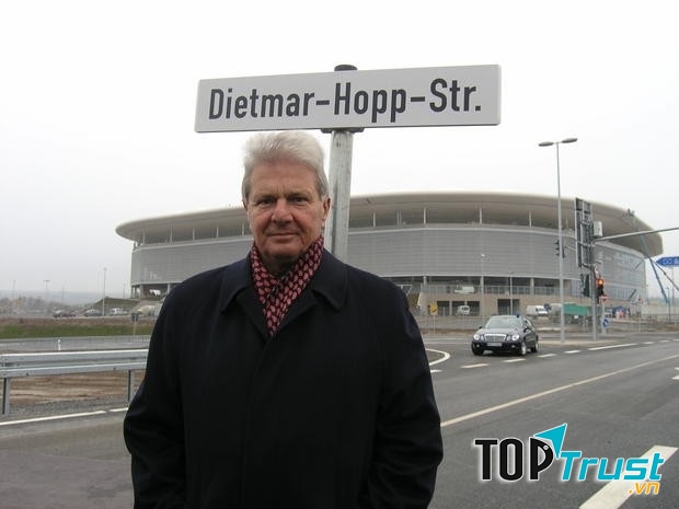 Một trong bốn người đã xây dựng nên SAP AG