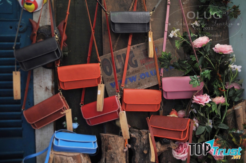 Mẫu túi xách/ ví cầm tay nữ thiết kế trẻ trung tiện gọn