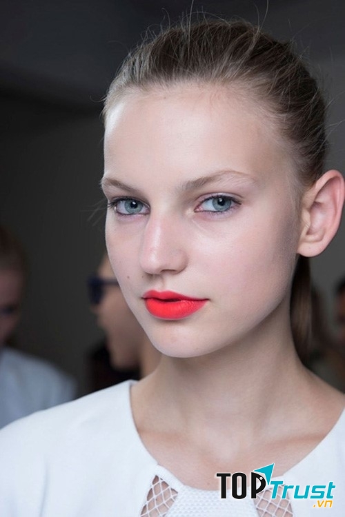 Son màu đỏ san hô