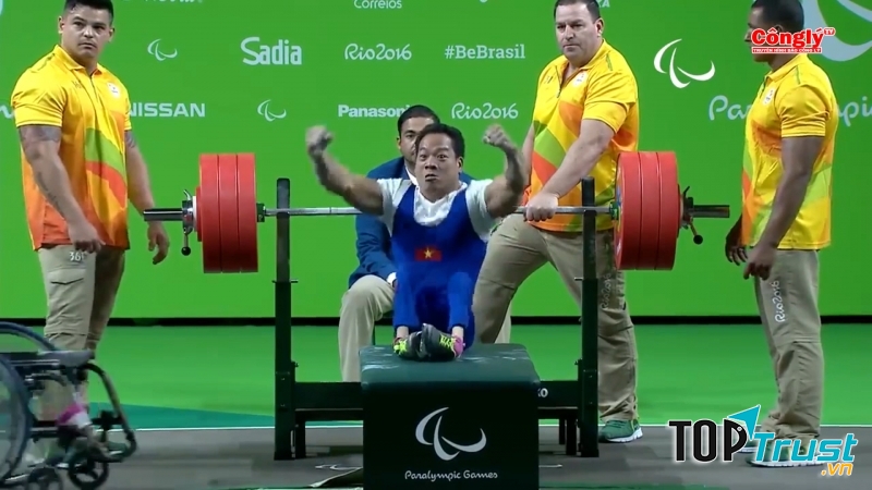Chiến thắng lịch sử của Lê Văn Công và đoàn thể thao người khuyết tật Việt Nam.