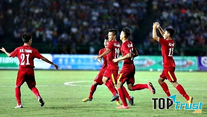 Niềm vui chiến thắng của các cầu thủ U16 Việt Nam.