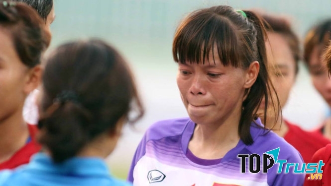 Những giọt nước mắt đã rơi sau trận thua tức tưởi trước người Thái.